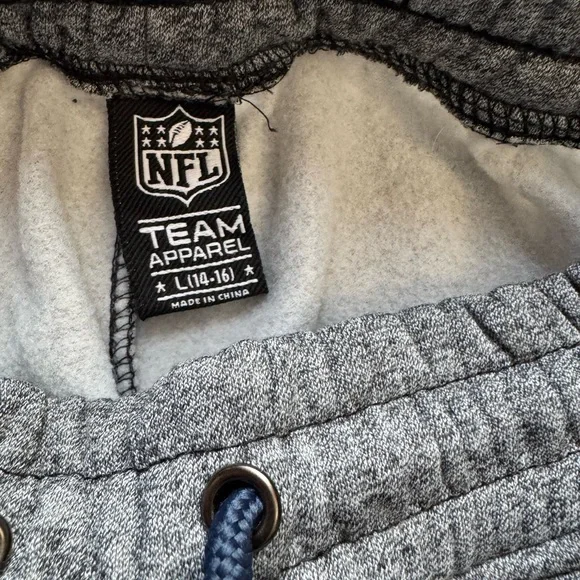 NFL Patriots Kids Gray Joggers - Picture 4 of 5